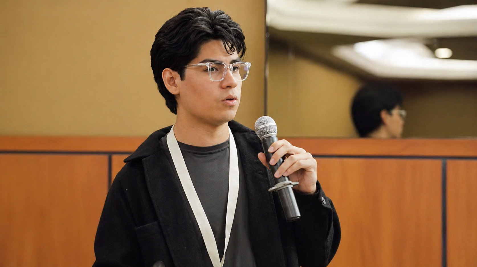 Emmanuel Ruiz presenting at a technical conference